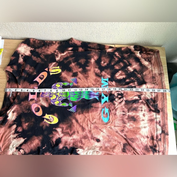 ✨SOLD✨ BLEACH Dyed/Golds Gym Tee - Picture 9 of 10